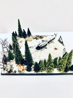 Italeri diorama elicottero arma dei Carabinieri in montagna innevato assemblato - Immagine 1 di 4
