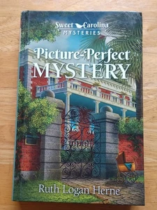 Sweet Carolina Mysteries "Picture-Perfect Mystery" Kriminalroman HC - Bild 1 von 2