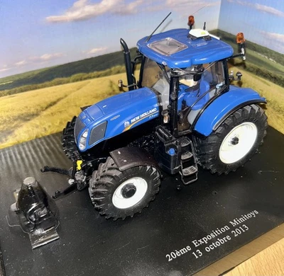 Universal Hobbies 1:32 Scale New Holland T7.210 - Image 1 of 4