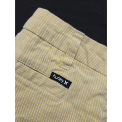 Shorts listrado amarelo Hurley tamanho 1 feminino júnior casual verão férias na praia - Imagem 1 de 4