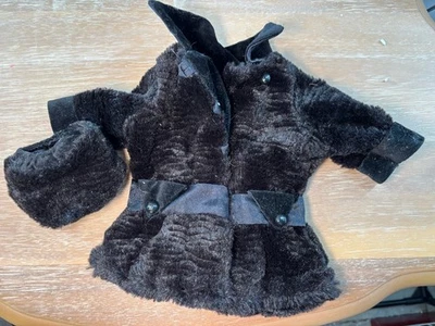 Abrigo y manguito de invierno de felpa negra de Rebecca para muñeca American Girl retirado Foto 1 de 3