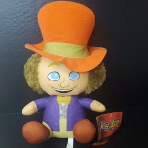 Willy Wonka & The Chocolate Factory Golden Ticket Peluche 11" Personaggio Bambola NUOVO - Foto 1 di 9