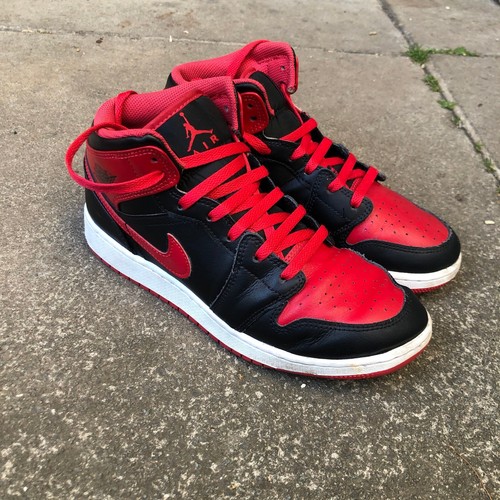 Scarpe da ginnastica Nike Air Jordan 1 Mid Alternate Bred rosse nere