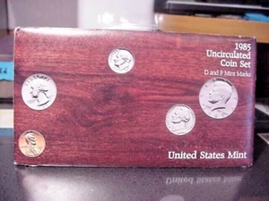 1985 U.S. Mint P&D Uncirculated Coin Set - Picture 1 of 6