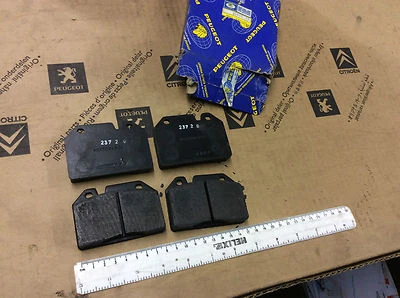Nuevas pastillas de freno delanteras genuinas Peugeot se adaptan a Peugeot 304 Cabriolet Coupé S 425013 Foto 1 de 3