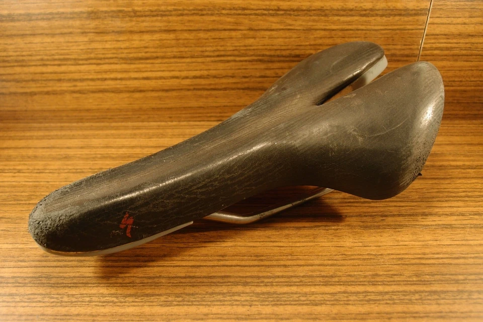 Asiento MTB Specialized 1999 vintage con rieles de titanio hecho en Italia sillín para hombre Foto 1 de 4