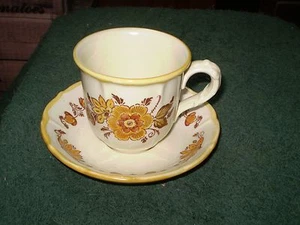METLOX POPPY TRAIL GOLDEN GARDEN TASSE UND UNTERTASSE SET - Bild 1 von 5