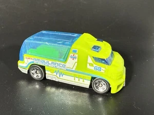 GREEN RAPID RESPONSE HW CITY WORKS 11 HOT WHEELS 1/64 DIECAST CAR - Picture 1 of 4