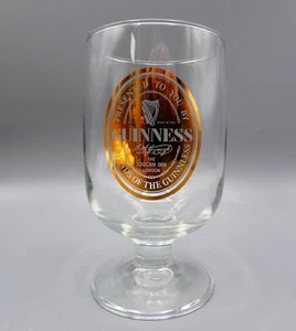 Vidrio con vástago Guinness Gold Label 350 ml - The Toucan Inn London años 80 - En muy buena condición - Imagen 1 de 7