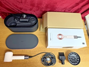 Asciugacapelli Dyson Special Gift Edition Supersonic ceramica rosa e oro rosa + custodia - Foto 1 di 16