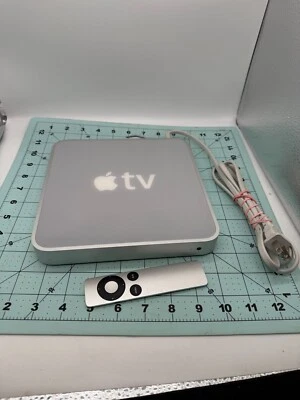 Apple TV 1ª Generación Blanco con Cable Mando a Distancia A1218 Foto 1 de 4