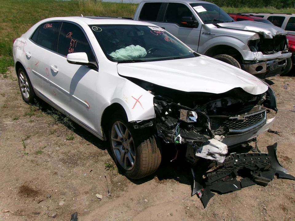 Used Rear Right Door Vent Glass Rear fits: 2013 Chevrolet Malibu Rear Right Grad — 第 1/4 张图片