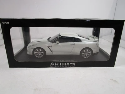 AUTOART 1/18 MILLENNIUM BLANCO PERLA NISSAN GT-R *EDICIÓN* NO POR Foto 1 de 4