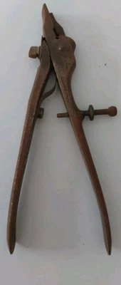 Ancienne pince à avoyer PEUGEOT FRERES - Photo 1/4