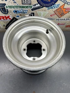 YAMAHA 450 RAPTOR 660 WARRIOR 350 OEM LLANTA TRASERA 9X8,5 4X115 PATRÓN DE PERNOS - Imagen 1 de 7