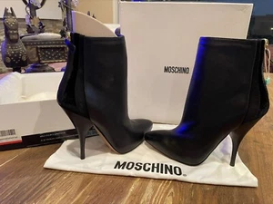 Botas Moschino Negras Totalmente Nuevas Talla 38-5" Tacones Sexy - Imagen 1 de 8