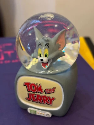 soap studio tom and jerry mini crystal ball display item   collectible - Image 1 of 4