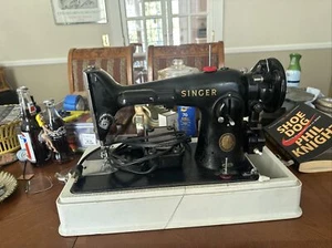 Vintage Singer 201 Sewing Machine Heavy Duty With Original Case excellent - Picture 1 of 17