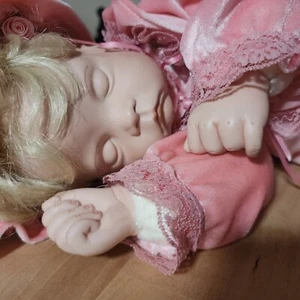 Vintage Sugar Britches Reproduction Tyner Designes 1986 22" 5lbs Sleepy Face. - Picture 1 of 12