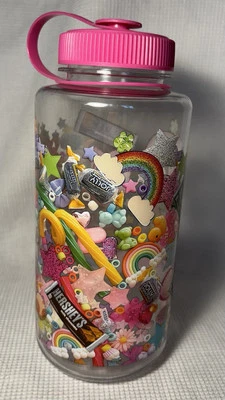 Hershey's® Water Bottle Pink Hershey’s Candy Twist Top 4W X 8H Pre-Owned - Imagem 1 de 4