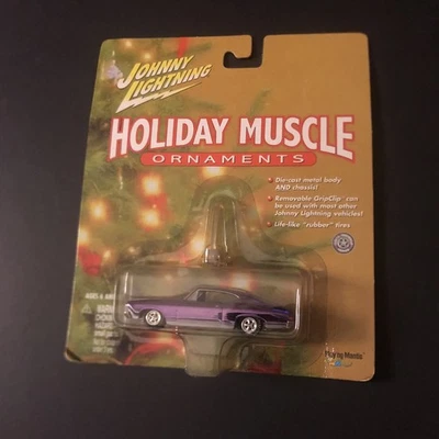 Фиолетовые праздничные украшения Chevy Chevelle 1968 года Johnny Lightning Muscle - Изображение 1 из 4