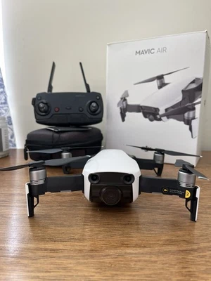 Drone DJI Mavic Air - Control remoto, cargador, estuche - Batería no carga/sin probar Foto 1 de 4