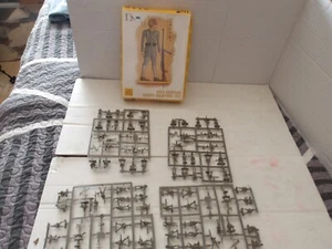 HAT 8110 WW1 GERMAN HEAVY WEAPONS SET , NEW PARTS ON SPRUES. 100 PCS. SEE PICS. - Picture 1 of 7