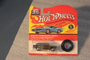 1993 HOT WHEELS 25TH ANNIVERSARY REDLINE CLASSIC NOMAD W/ BUTTON OLIVE GREEN - Picture 1 of 2