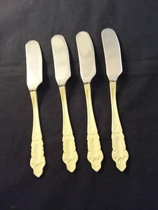 Butter Knives Spreaders Set of 4 Silver Tone Cream Geometric Embelished - Picture 1 of 10