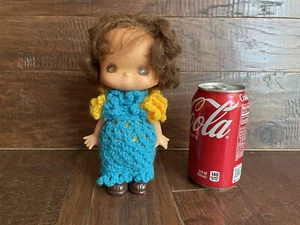 MUÑECA HASADA VINTAGE 8" DE ALTO OJOS AZULES PELO CASTAÑO GANCHILLO JAPÓN - Imagen 1 de 11