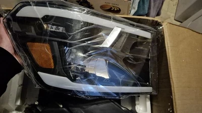 Faros LED Dodge Ram 4ta Generación con Luces DRL Lente Transparente Foto 1 de 3