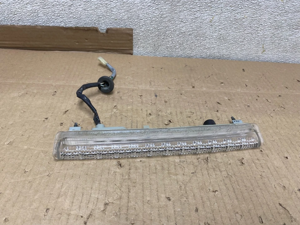 2008-2014 斯巴鲁 Tribeca Spoiler 3RD 第三刹车灯 原始设备制造商 84701XA010 U3000 DW — 第 1/4 张图片