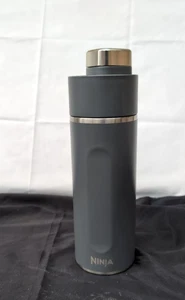 Ninja Thirsti 18 oz bottiglia d'acqua da viaggio, 18 oz, grigio antracite (USATO) - Foto 1 di 3