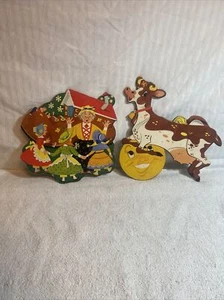 Vintage Old Woman In a Shoe -and CowBuilt-Rite Plak-ette Wall Hanging - 2 Pieces - Picture 1 of 5