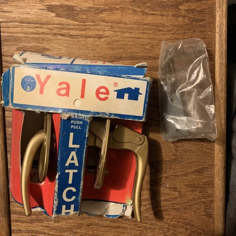 YALE STORM DOOR LATCH NW4-1011 SCREEN DOOR LATCH NW41011 made in USA vintage Cover