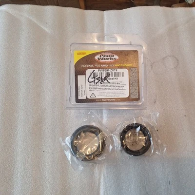 PIVOT WORKS 0407-0378 PWFSK-Z019 Fork Seal Kit cbr gsxr 41mm - Image 1 of 3