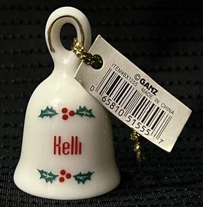 Campana de porcelana blanca personalizada KELLI Holly Berries 1,75”x1” TOTALMENTE NUEVA CON ETIQUETAS - Imagen 1 de 3