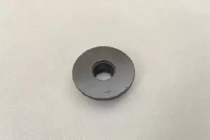 RADIATOR MOUNTING BUSH / RUBBER - Jaguar XJ6 XJ12 XJR X300 1994-1997 - Picture 1 of 2