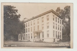 Vintage RPPC: HOTEL, NUVOLA BIANCA, KANSAS - Foto 1 di 2