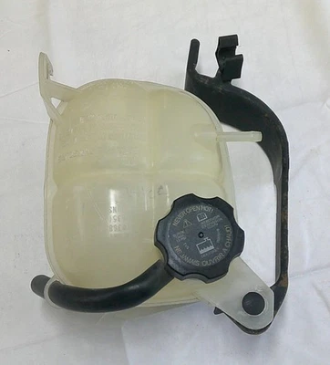 07 - 10 Saturn Sky 06 - 09 Solsticio Radiador Expansión Tanque 10368831 B10 Foto 1 de 4