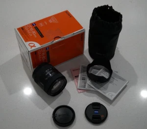 Sony Carl Zeiss 16-80 mm F/3.5-4.5 DT Lens - SAL1680Z - SLT / DSLR A Mount Lens - Picture 1 of 17