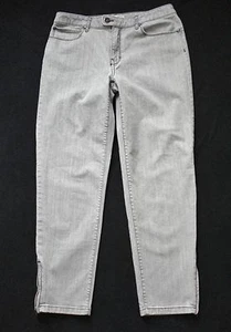Pantalones de mezclilla ajustados CHICO'S 0,5 (=Talla 6) Ultimate Fit grises elásticos al tobillo cremallera pierna recortados - Imagen 1 de 6