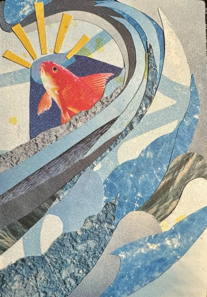 Tarjeta de arte ACEO original collage de medios mixtos ola del océano peces dorados regalo único Foto 1 de 1