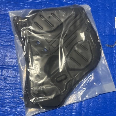 CHEVROLET GMC CADILLAC FRONT DOOR WATER DEFLECTOR 84374106 Foto 1 de 4