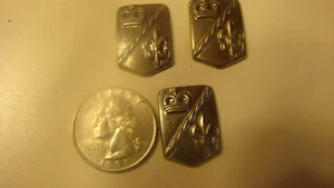 12  VINTAGE  SILVER TONE FLUER-DI-LIS /CROWN SHIELD FINDINGS     TOP QUALITY  - Picture 1 of 1