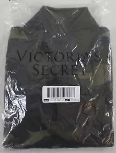 Victoria Secret Pink Pullover Half Zip Crew Sweatshirt - Army/Camo - Medium - NEU - Bild 1 von 2