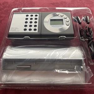 Vintage Portable Digital FM Auto Scan Radio with Travel Alarm COMPACT DESIGN - Picture 1 of 9