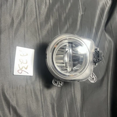 Faro antiniebla izquierdo conductor OEM BMW 2014-2018 X3 X4 X5 X6 F15 F16 F25 F26 F85 F86 Foto 1 de 4