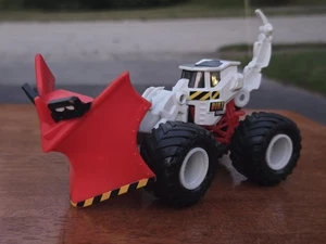 MONSTER JAM DIRT SQUAD WEDGE White and Red 1/64 Collectible Toy - Picture 1 of 16
