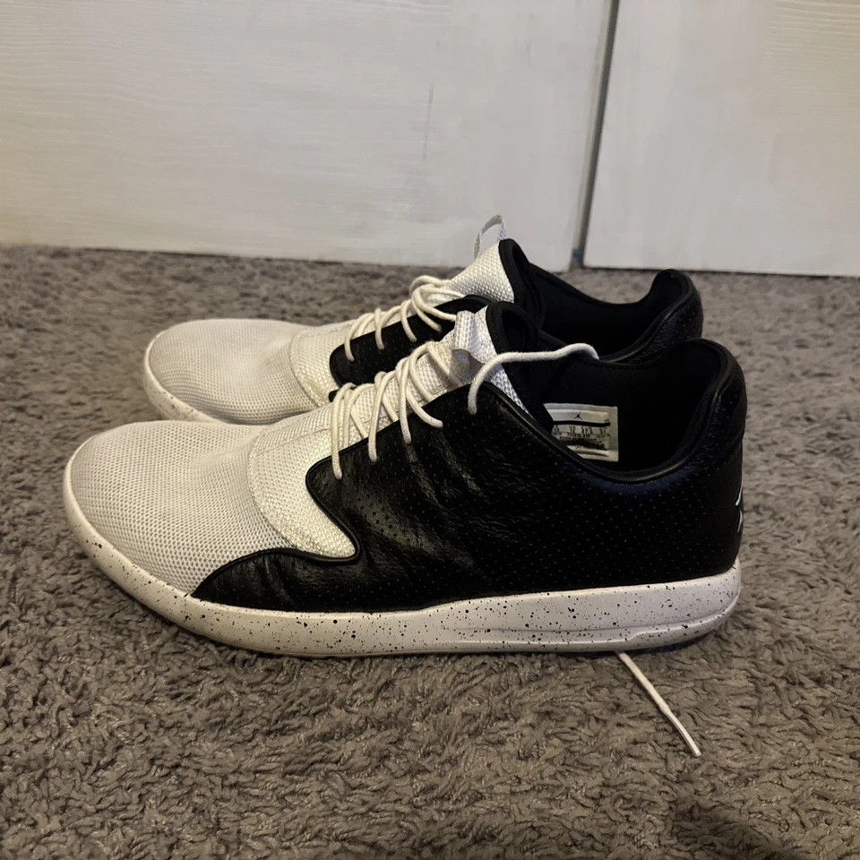Talla 13 - Air Jordan Eclipse Negro Blanco - Usado Foto 1 de 4